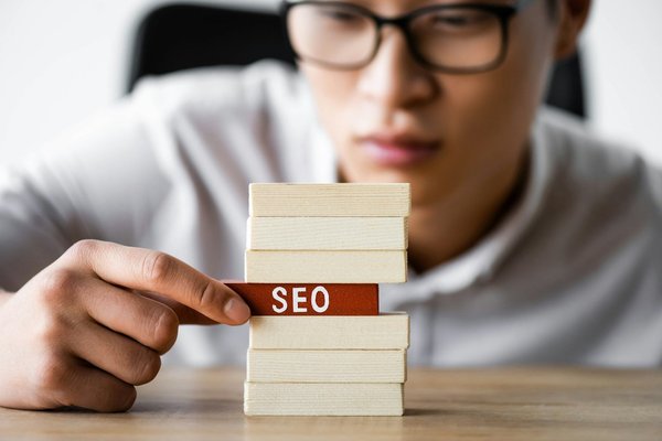 Découvrez comment un expert seo booste votre visibilité en ligne
